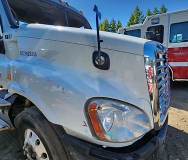 Freightliner Cascadia 125 Hood