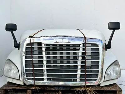 Freightliner Cascadia 125 Hood