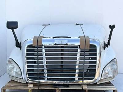 Freightliner Cascadia 125 Hood