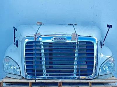 Freightliner Cascadia 125 Hood