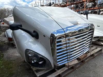 Freightliner Cascadia 125 Hood