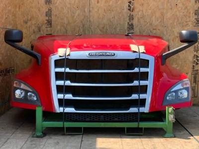 Freightliner Cascadia 126 Hood