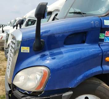 Freightliner Cascadia 132 Hood