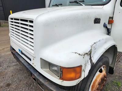International 4700 LP Hood for a 1996 International 4700 LOW PROFILE