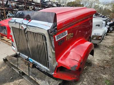 International 9900i Hood