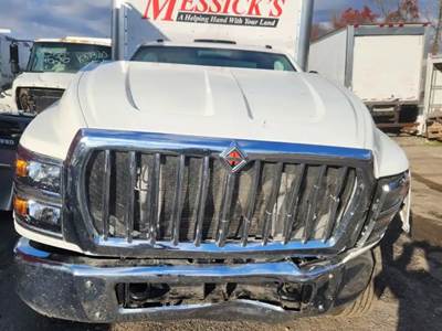 International CV515 Hood