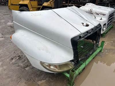 International DuraStar 4300 Hood