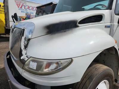 International DuraStar 4400 Hood