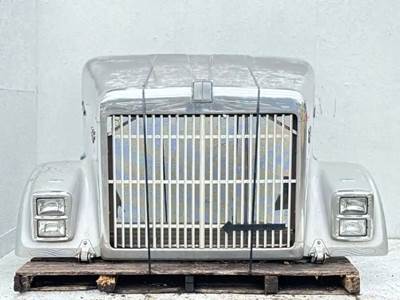 International F9370 Hood for a 1997 International F-9370