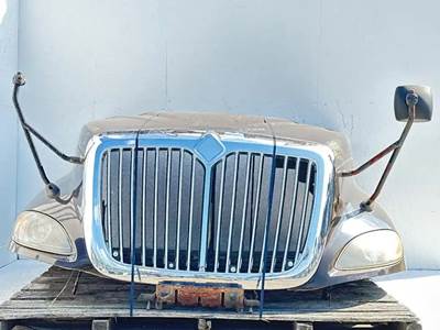 International LA617 Hood