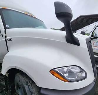 International LT625 Hood