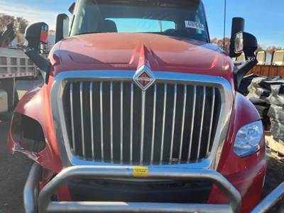 International LT625 Hood