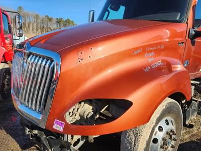 International LT625 Hood