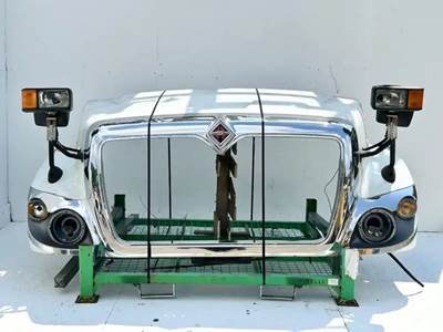 International WorkStar 7300 Hood