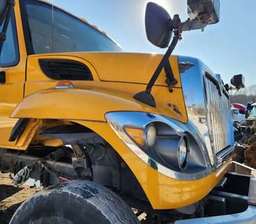 International WorkStar 7400 Hood