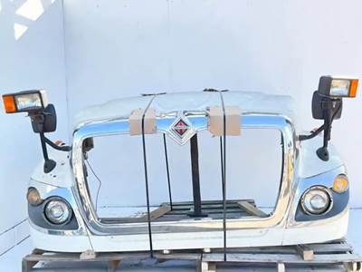 International WorkStar 7500 Hood