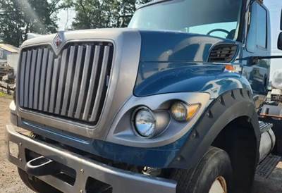 International WorkStar 7600 Hood