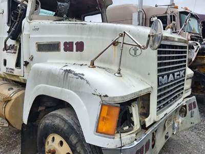 Mack CHN613 Hood