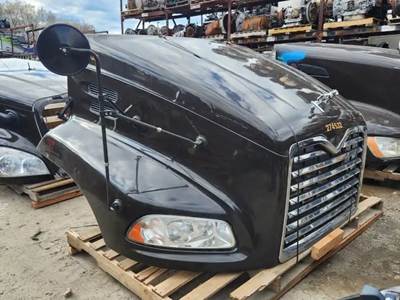 Mack CXU613T Hood