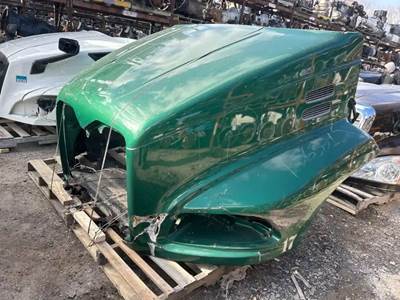 Mack Pinnacle CXU613 Hood for a 2016 Mack CXU613