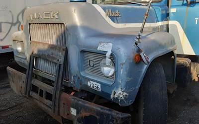 Mack RD685S Hood