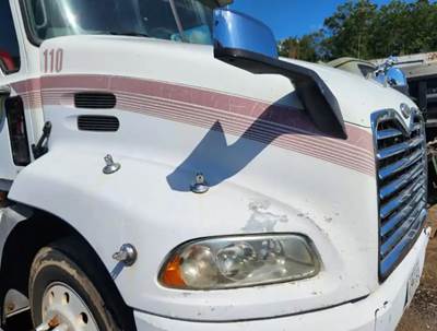 Mack Vision CXN613 Hood for a 2006 Mack CXN613