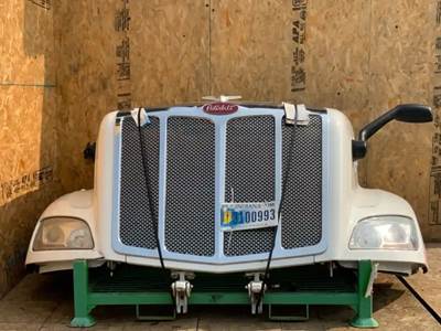 Peterbilt 579 Hood