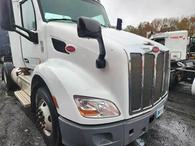 Peterbilt 579 Hood