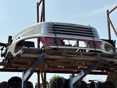 Sterling M7500 Hood for a 2002 Sterling M7500 ACTERRA