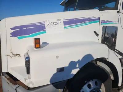 Volvo / WhiteGMC WG64T Hood for a 1995 Volvowhitegmc WG64T