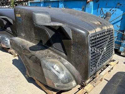 Volvo VNL Hood