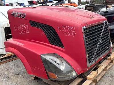 Volvo VNL Hood