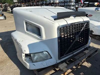 Volvo VNM Hood
