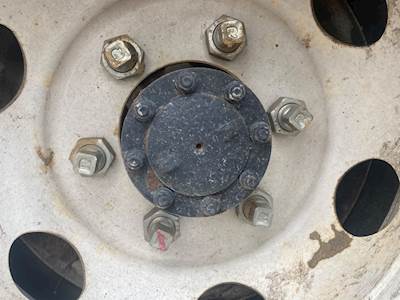 GM/Chev (HD) Hub for a 2016 Chevrolet 4500/4500HD