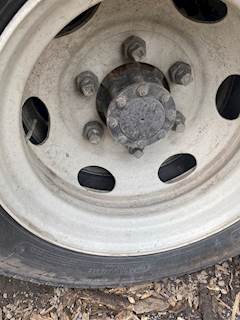 GM/Chev (HD) Hub for a 2018 Isuzu NRR