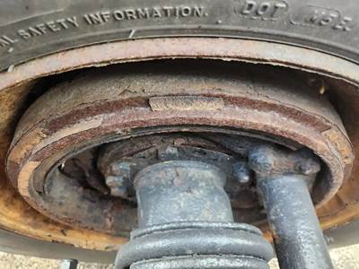 HUB PILOT 22.5 Hub for a 2004 International 9400I