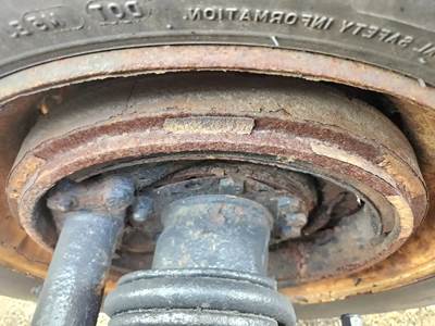 HUB PILOT 22.5 Hub for a 2004 International 9400I