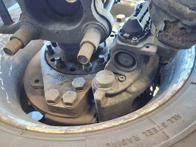 HUB PILOT 22.5 Hub for a 2015 Volvo VNL