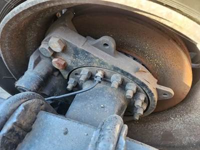 HUB PILOT 22.5 Hub for a 2015 Volvo VNL