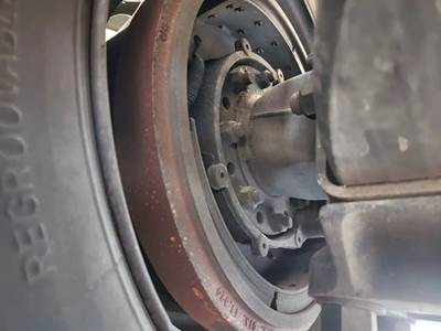 HUB PILOT 22.5 Hub for a 2018 Freightliner M2 106