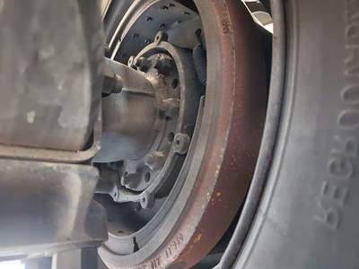 HUB PILOT 22.5 Hub for a 2018 Freightliner M2 106