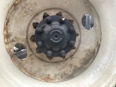 HUB PILOT NA Hub for a 2023 Peterbilt 579