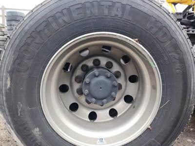 HUB PILOT NA Hub for a 2016 International PROSTAR