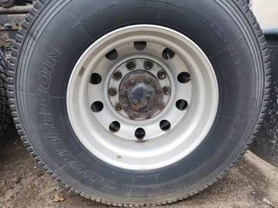 HUB PILOT NA Hub for a 2014 Freightliner Cascadia 125