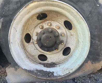 HUB PILOT NA Hub for a 2003 GMC C7500