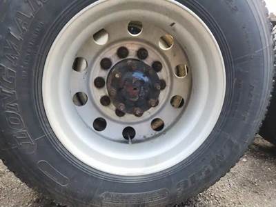 HUB PILOT NA Hub for a 2007 Freightliner ST120