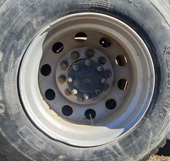 HUB PILOT NA Hub for a 2000 Kenworth T800