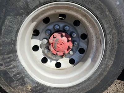HUB PILOT NA Hub for a 1998 International 9200