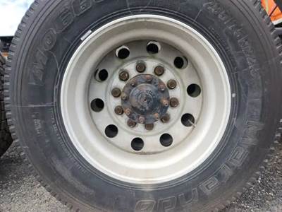 HUB PILOT NA Hub for a 2012 Freightliner Cascadia 125