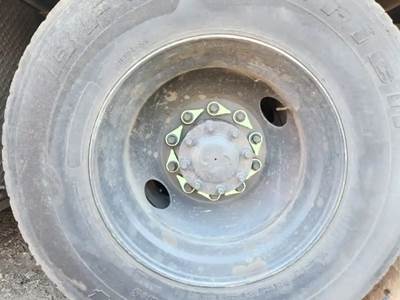 HUB PILOT NA Hub for a 2006 Freightliner M2 106